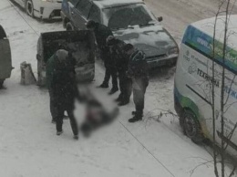 На вид 40 лет: в Харькове обнаружили труп мужчины в мусорном контейнере