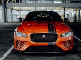 В Киеве заметили редчайший седан от Jaguar