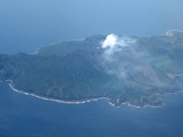 В Японии проснулся вулкан - крупные камни разлетаются на 1,3 километра