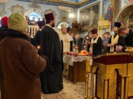 В Одессе священник совершил панихиду для бездомных и призвал увидеть в каждом из них образ божий