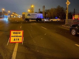 ДТП на Запорожском шоссе: девушку вырезали из смятого авто (фото)