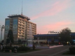 Как городской голова Мелитополя без разрешения сессии срок аренды гостиницы в центре города продлил