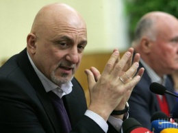 Правительство должно объяснить, почему растут тарифы на коммуналку, - экс-министр Плачков
