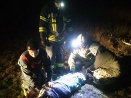 В Днепропетровской области мужчина застрял в грязи во время рыбалки: пришлось вызывать спасателей