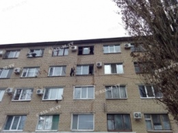 В Мелитополе на пожаре в общежитии спасли двух детей