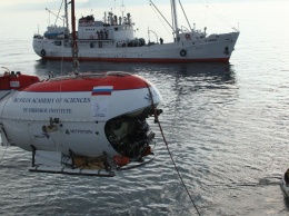 Спасателям, работающим в районе крушения траулера "Онега" будет помогать подводный робот