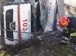 В Ивано-Франковской обл. грузовик столкнулся с машиной скорой помощи, есть пострадавшие