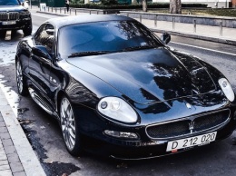 В Украине заметили спорткар Maserati на необычных номерах