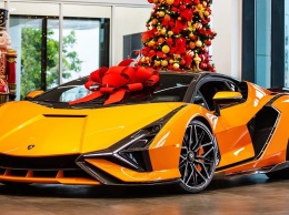 Самый первый Lamborghini Sian доставили дилерам к праздникам (ВИДЕО)