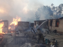 Люди, оставшиеся без жилья в результате пожаров в Харьковской области, получили матпомощь