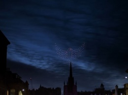 В Шотландии попрощались с 2020 годом потрясающим шоу дронов (ВИДЕО)