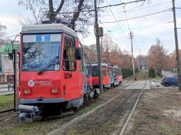 В Днепре на проспекте Яворницкого трамвай №1 сошел с рельсов