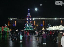 Николаевская елка держится на первом месте в конкурсе за самую лучшую "зеленую красавицу" страны