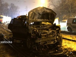 В Харькове на трамвайных рельсах сгорела Toyota