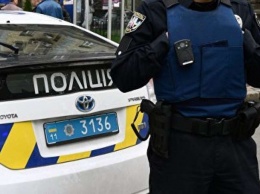 В Киеве "бухой в хлам" водитель разъезжал по площади угрожая полицейским (видео)