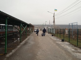 Что творится на КПВВ «Станица Луганская»: репортаж с единственного пункта пропуска в Луганской области (фото)