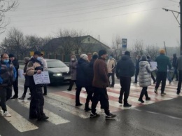 Поднятие цен на газ - митингующие на Ивано-Франковщине перекрыли трассу Н-10 (ФОТО)