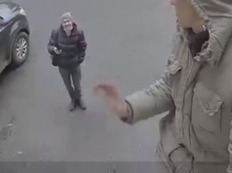 В Киеве придумали необычный способ борьбы с "мокрыми" хулиганами - в панике убегают: видео