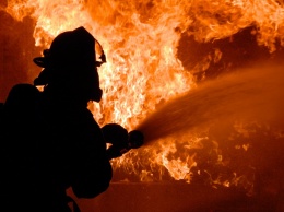 В Никополе на улице Шевченко сгорела 2-комнатная квартира из-за фейерверка: семье нужна помощь