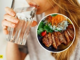 Так ли полезно пить воду во время еды: ученые развеяли главный миф диетологии
