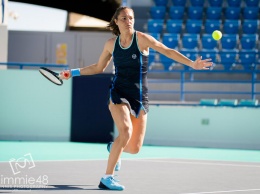 Бондаренко выиграла первый сет, но с боями уступила сеянной на турнире в Абу-Даби