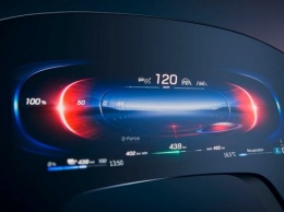 Mercedes-Benz показала 56-дюймовый сенсорную мультимедиа систему с OLED дисплеем