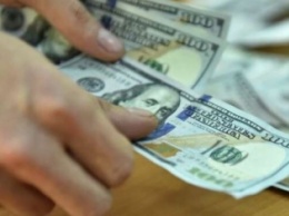 В Днепре мошенница выманила у пожилой пары крупную сумму в долларах: подробности