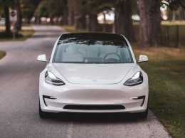 Владелец Tesla рассказал про стоимость зарядки своего электромобиля
