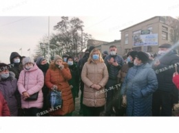 К участникам антитарифного Майдана в Мелитополе приехали представители власти (фото, видео)