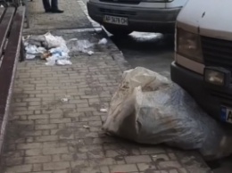 Житель Мелитополя возмутился ежедневным "свинством" на Центральном рынке (видео)