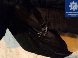 «Жулик, не воруй!» - в Днепре полицейские оперативно нашли вора куртки