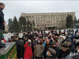 В Славянске прошел очередной митинг против повышения коммунальных тарифов