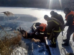 На Днепропетровщине в заброшенном карьере утонул мужчина