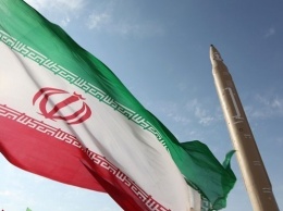 Иран выпустил ракету вблизи торгового судна - СМИ