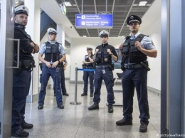Во Франкфурте-на-Майне полиция оцепила аэропорт и вокзал с целью обезвреживания преступников