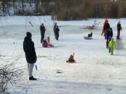 В Киеве ребенок провалился под лед
