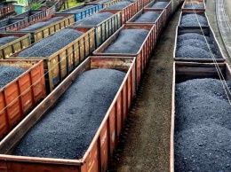 Известный журналист показал, как в Украину идет российский уголь (видео)