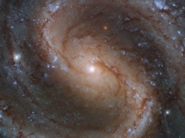 Hubble сделал снимок яркой галактики в созвездии Девы