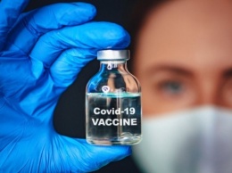 Johnson & Johnson и AstraZeneca могут подать запрос на регистрацию COVID-вакцины в США