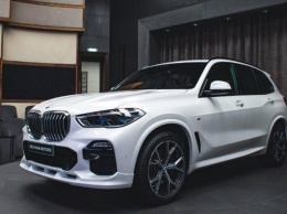 Представлен спортивный внедорожник BMW X5 с аэродинамическим пакетом 3D Design