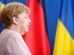 Ангела Меркель высказалась за более строгие меры самоизоляции