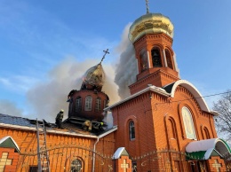 Масштабы пожара церкви под Днепром шокируют: спасатели продолжают работу