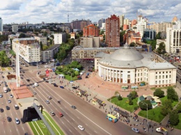 Велодорожки и островки безопасности: в Киеве проведут реконструкцию на площадях Амурской и Победы