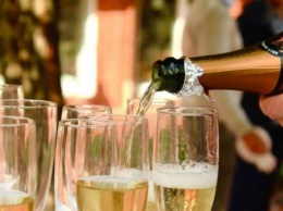 Нечего праздновать: в мире упало число продаж шампанского