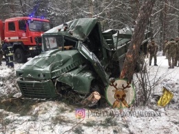 На Львовщине попал в аварию грузовик с военными, есть пострадавшие