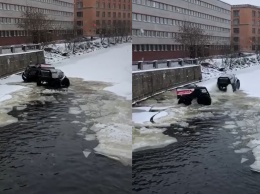 Вездеходы «Шерп» выехали на лед реки Санкт-Петербурга (видео)