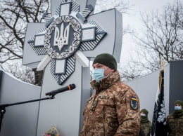 В днепровской 93 бригаде почтили память защитников Донецкого аэропорта: фото