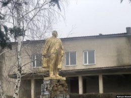 В Одесской области демонтировали один из последних памятников Ленину