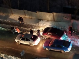 Правила не писаны: на запрещенном Крестьянском спуске автомобиль сбил пешехода (фото)