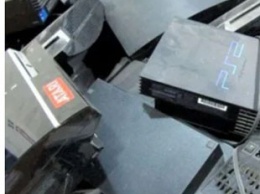 На продажу выставили 400-килограммовый ящик со старыми Playstation